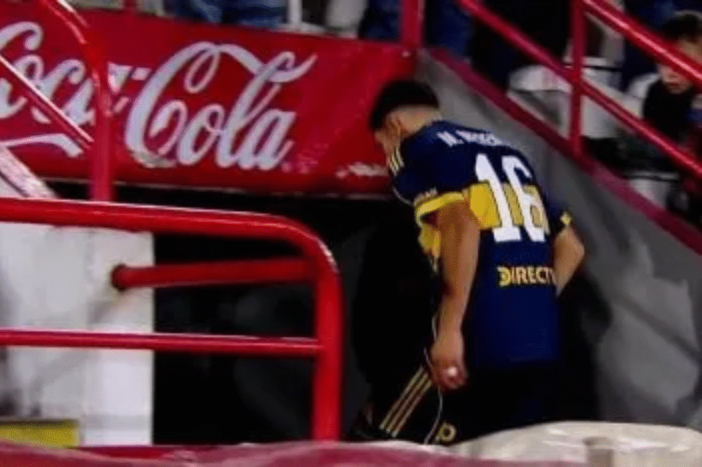 Merentiel ingresó al campo de juego pese a haber sido reemplazado en el entretiempo por Russo