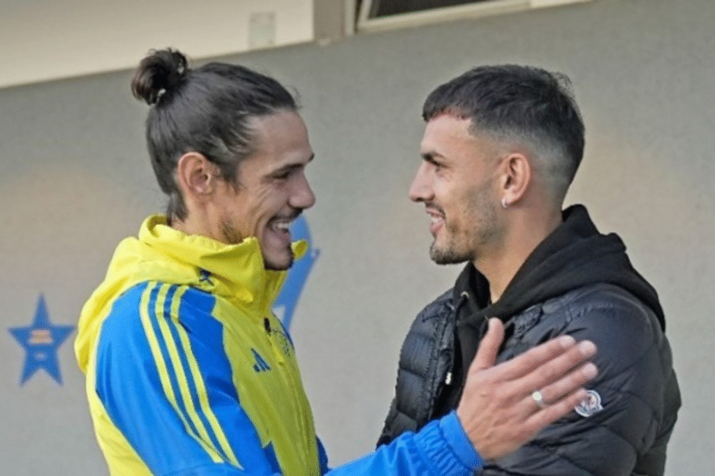 Cavani y Paredes se disputan la capitanía de Boca.