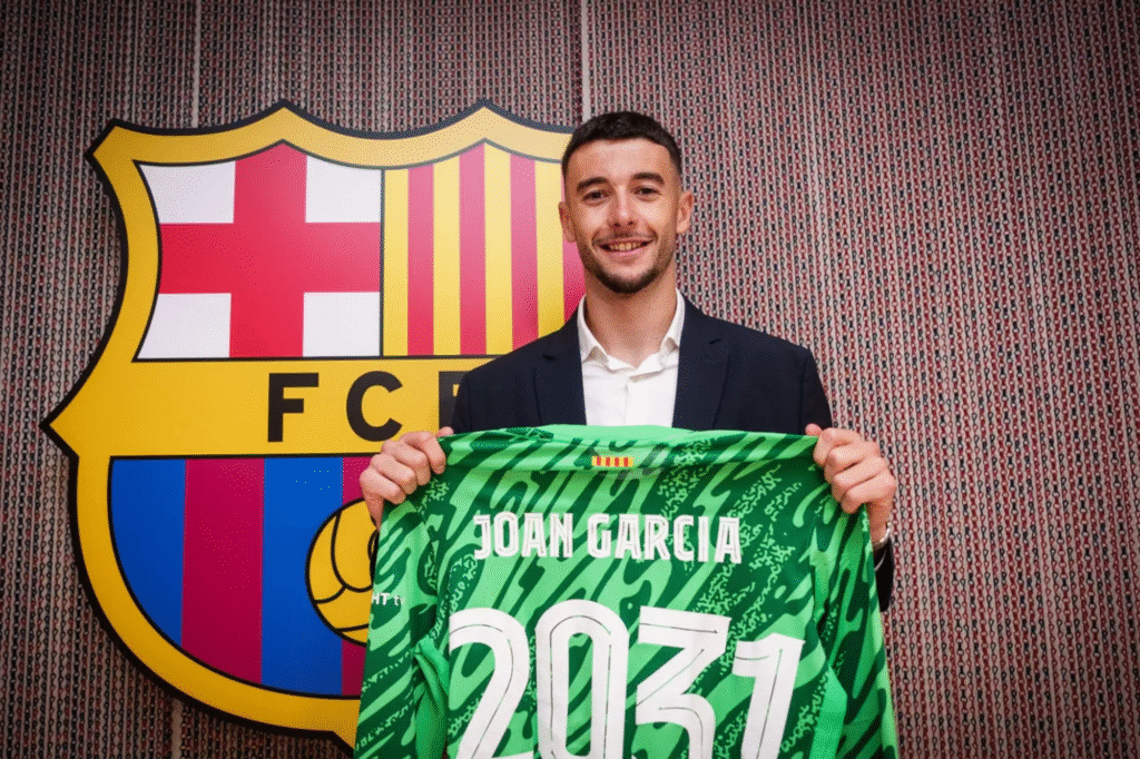 Joan García sería el arquero titular de Barcelona para Hansi Flick.